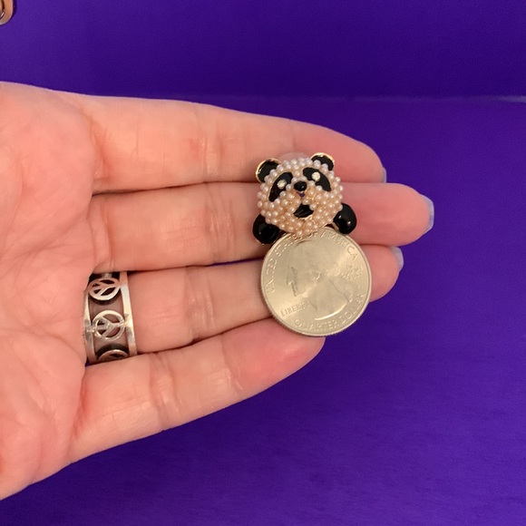 Panda Pierced Earrings Pearl and Enamel - Picture 7 of 8